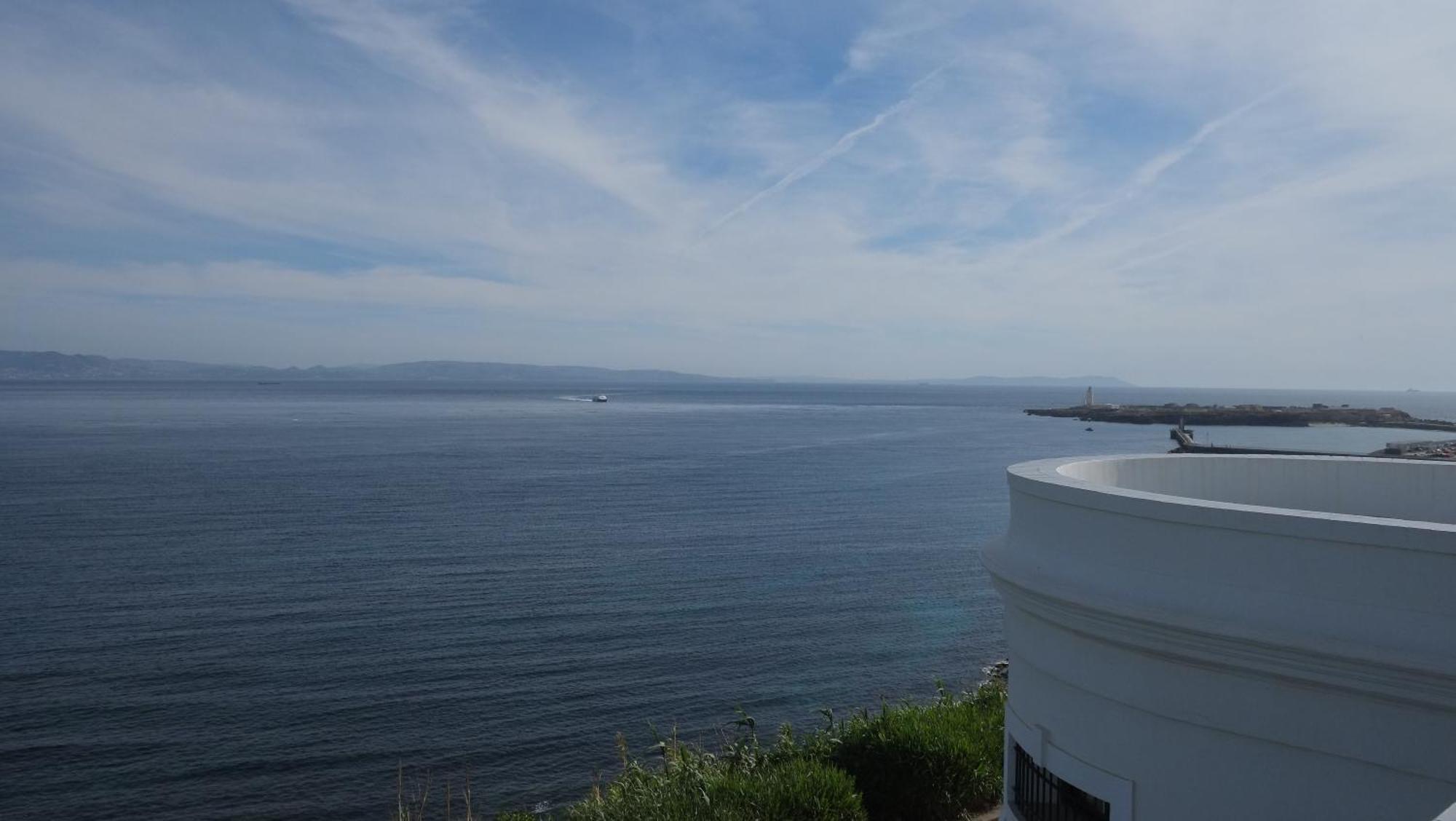 Floating House Tarifa Hotel Bagian luar foto